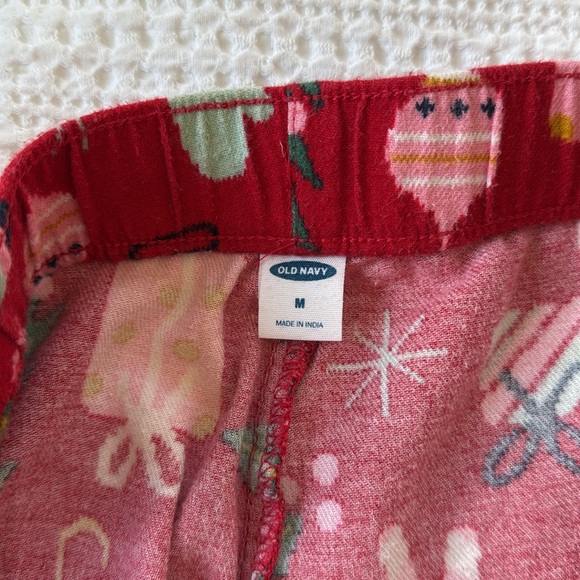 2 Pairs of Old Navy Holiday Pajama Bottoms 🎄☃️ - Picture 15 of 16